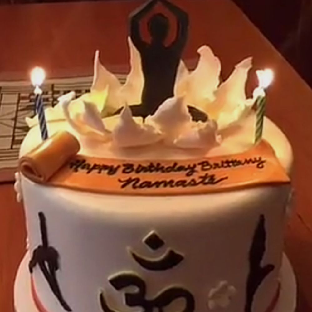 Creative Cakes - Yoga Birthday Cake - Bakeries Near Me - Anaheim, California
