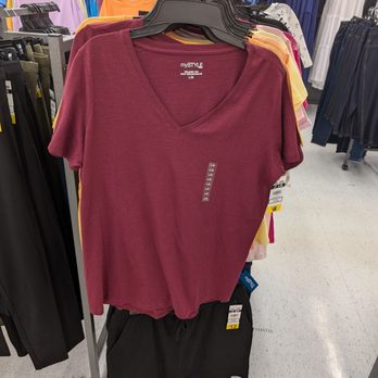 Giant Tiger - T-shirts - Department Stores Near Me - Winnipeg, Manitoba Giant Tiger - T-shirts - Department Stores Near Me - Winnipeg, Manitoba