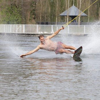 Jungfernheide Strandbad - Wakeboard fahren im  Strandbad Jungfernheide - Swimming Pools Near Me - Berlin, BE