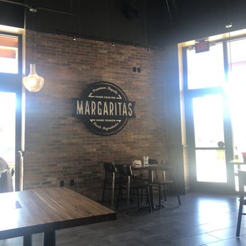 Chili's - Inside - American Near Me - Fort Bliss, Texas