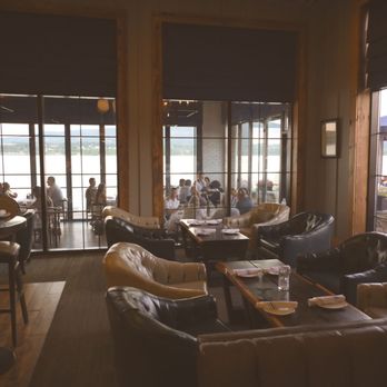Blu Pointe - Bar area - Seafood Near Me - Newburgh, New York