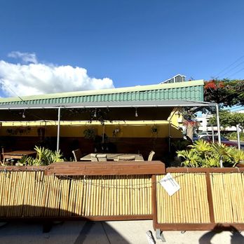 The Sister Restaurant & Cafe - Outside from parking lot - Thai Near Me - Honolulu, Hawaii The Sister Restaurant & Cafe - Outside from parking lot - Thai Near Me - Honolulu, Hawaii