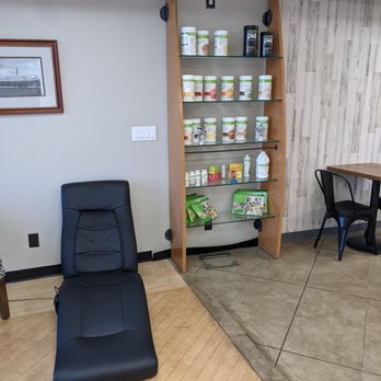 Hangout Nutrition - Stretch out and look at the products - Health Coach Near Me - West Saint Paul, Minnesota