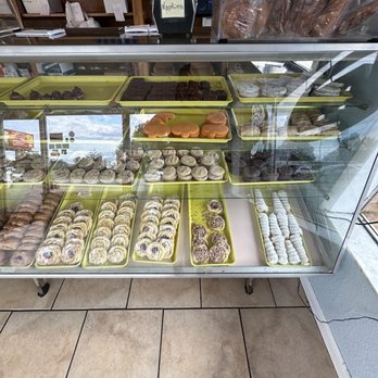 Milton Quality Bakery - a display case full of pastries - Bakeries Near Me - Milton, Florida Milton Quality Bakery - a display case full of pastries - Bakeries Near Me - Milton, Florida