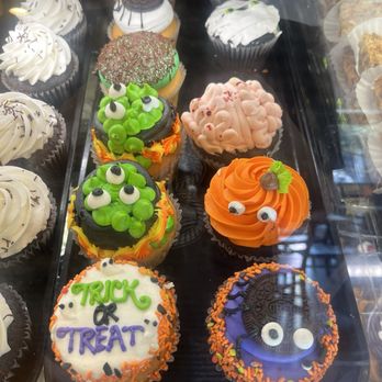 Three Brothers Bakery - Halloween cupcakes - Bakeries Near Me - Houston, Texas Three Brothers Bakery - Halloween cupcakes - Bakeries Near Me - Houston, Texas