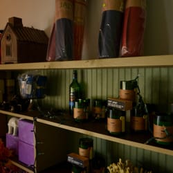Spiritus Studio Yoga - Home items such as candles