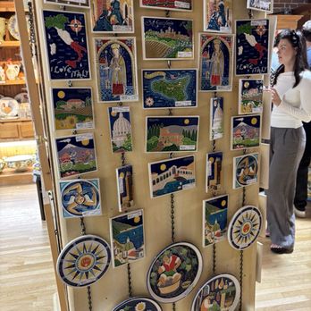 Italian Pottery Outlet - Hanging plaques - Outlet Stores Near Me - Santa Barbara, California Italian Pottery Outlet - Hanging plaques - Outlet Stores Near Me - Santa Barbara, California