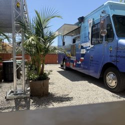 On Pointttt - Blue truck!!