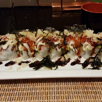Jejudo - Tuna Crunch Roll - Japanese Near Me - Burnaby, British Columbia