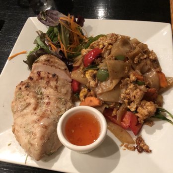 Coco Thai Kitchen - Thai Near Me - Suffield, Connecticut