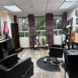 Kelli Hartline Salon - New look