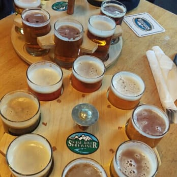 Snake River Brewing - Beer flights - Brewpubs Near Me - Jackson, Wyoming