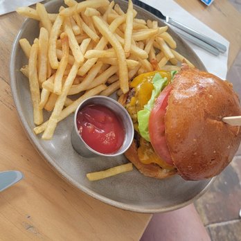 Bachour - Bachour burger - Bakeries Near Me - Coral Gables, Florida