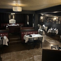 Tony's Restaurant & 3rd Street Cafe - Dining area