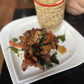 Noi Thai Cuisine - Crispy Garlic Chicken - Thai Near Me - Bend, Oregon
