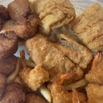 Cameron's Seafood - Fried whiting, sea scallops, fried shrimp and fries - Food Trucks Near Me - Germantown, Maryland