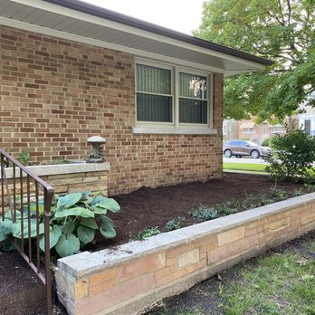 F Gomez Landscaping - Removed boxwoods and mulched - Landscaping Near Me - Chicago, Illinois