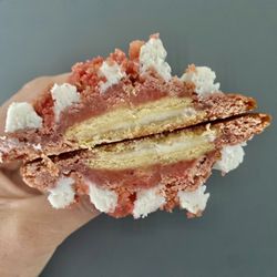 Mom’s Bakery - Vegan Strawberry cookie!!!!