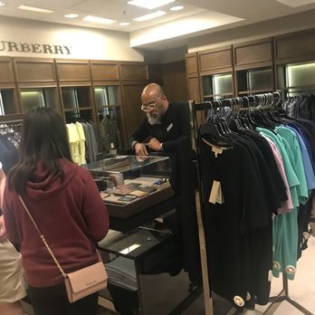 Bloomingdale's - If you're looking for someone with a negative attitude to put a damper on your day, this Bloomingdale's worker is your man. - Department Stores Near Me - Chicago, Illinois