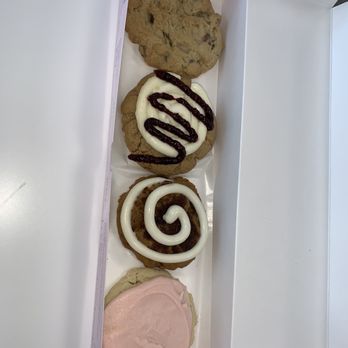 Crumbl - Tegacay - Chocolate Chip, Raspberry Cheesecake, Pumpkin Spice and Chilled Sugar - Desserts Near Me - Fort Mill, South Carolina Crumbl - Tegacay - Chocolate Chip, Raspberry Cheesecake, Pumpkin Spice and Chilled Sugar - Desserts Near Me - Fort Mill, South Carolina