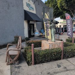 Tuttle Cameras - The entrance