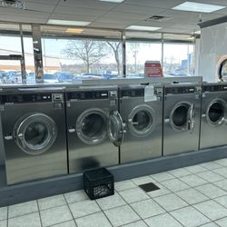 Springdale Laundrymat - Machines
