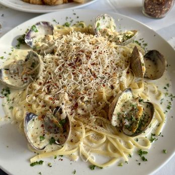 Allegro - Linguini with clams - Italian Near Me - Upland, California Allegro - Linguini with clams - Italian Near Me - Upland, California