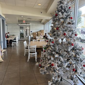 Coffee Up Roastery - Christmas decor - Coffee & Tea Near Me - Fullerton, California