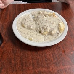 Simone's Cafe - Half plate biscuits and sausage gravy