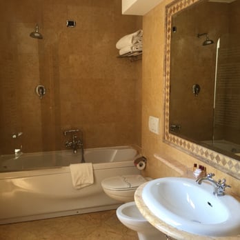 Hotel Villa Pinciana - Large bathroom! - Hotels Near Me - Rome, RM