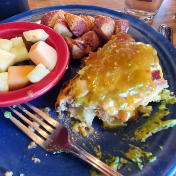 The Range Café - Kitchen Sink Omlette with Green Chile, fruit and Potatoes. - Mexican Near Me - Bernalillo, New Mexico