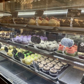 Jennivee’s Bakery - Cupcakes - Desserts Near Me - Chicago, Illinois Jennivee’s Bakery - Cupcakes - Desserts Near Me - Chicago, Illinois