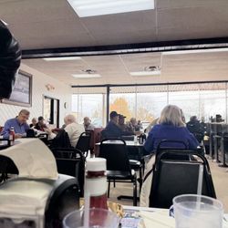 Cinda's Restaurant - Dining room