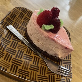 Tiny Pyramid - Raspberry delicious goodness - Cafes Near Me - Honolulu, Hawaii