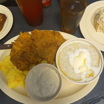 Stagecoach Restaurant - Country fried chicken, eggs, buttered grits, and gravy - Breakfast & Brunch Near Me - Sacramento, California Stagecoach Restaurant - Country fried chicken, eggs, buttered grits, and gravy - Breakfast & Brunch Near Me - Sacramento, California