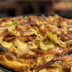 Local Myth Pizza - Creamy chicken with artichoke hearts