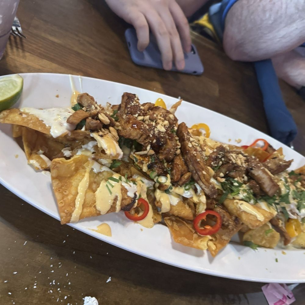 375 Social Kitchen - Massive nacho plate fed like 5 people - Asian Fusion Near Me - Universal City, Texas 375 Social Kitchen - Massive nacho plate fed like 5 people - Asian Fusion Near Me - Universal City, Texas