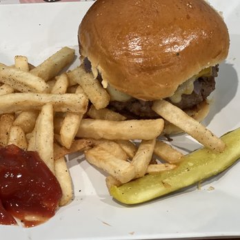 Chloez Cafe - Breakfast & Brunch Near Me - Fairfax Station, Virginia