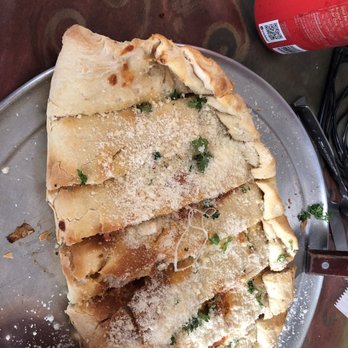 Capone's Pizzeria - Pizza Near Me - Bloomingdale, Illinois