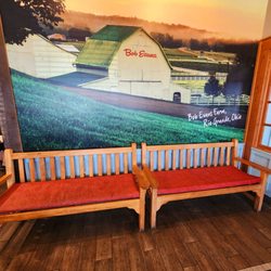 Bob Evans - Entrance