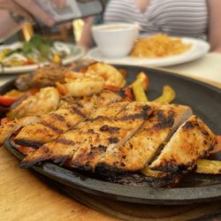 Acapulco Restaurant & Cantina - FAJITAS GIGANTE