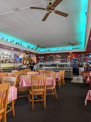 Dell Rhea's Chicken Basket by null