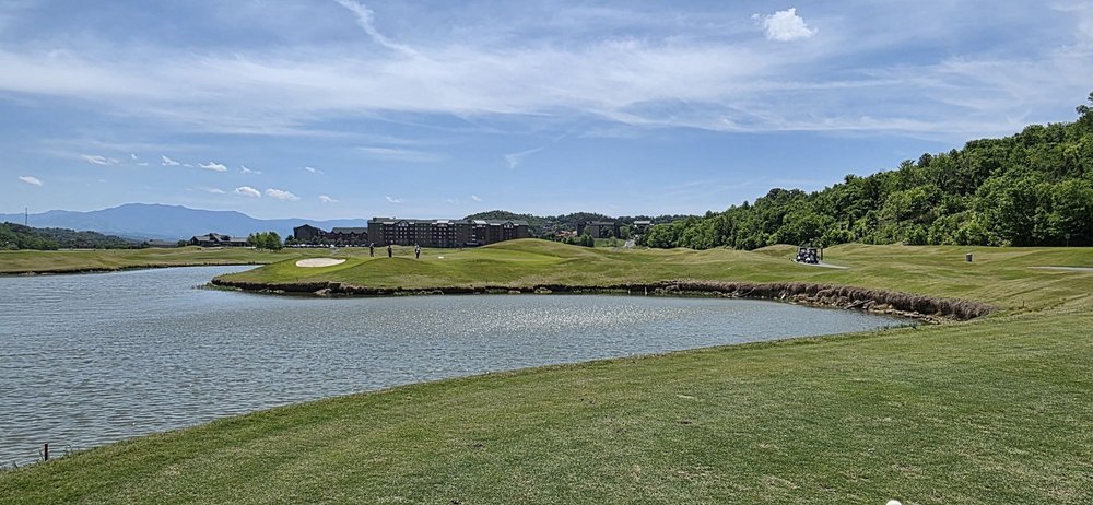 The Sevierville Golf Club Logo