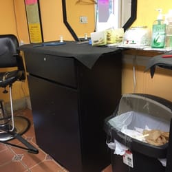 Saundarya Beauty Parlor - Threading area