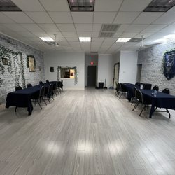 Loot Keep - Tables and chairs dedicated to table top and TCG games