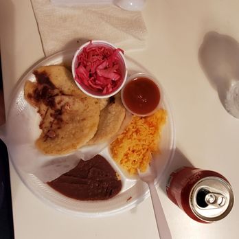 El Chilate - Traditional pupusa dinner - Mexican Near Me - Irving, Texas
