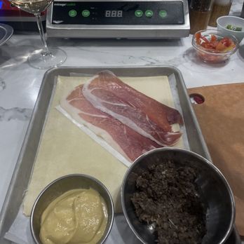 Kitchen Social - Process in Beef Wellington - Cooking Schools Near Me - Farmers Branch, Texas Kitchen Social - Process in Beef Wellington - Cooking Schools Near Me - Farmers Branch, Texas
