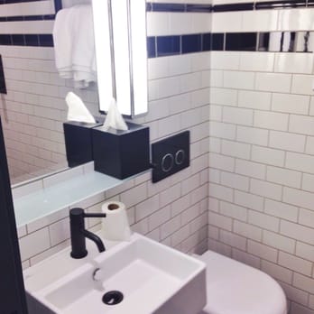 The Dean Hotel - Bathroom - Hotels Near Me - Dublin, D The Dean Hotel - Bathroom - Hotels Near Me - Dublin, D