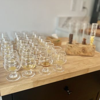 Queen Bee Artisan Market - All set up for the honey tasting class - Home Decor Near Me - Lake Geneva, Wisconsin Queen Bee Artisan Market - All set up for the honey tasting class - Home Decor Near Me - Lake Geneva, Wisconsin