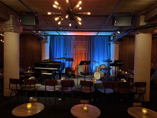 Winter's Jazz Club by null